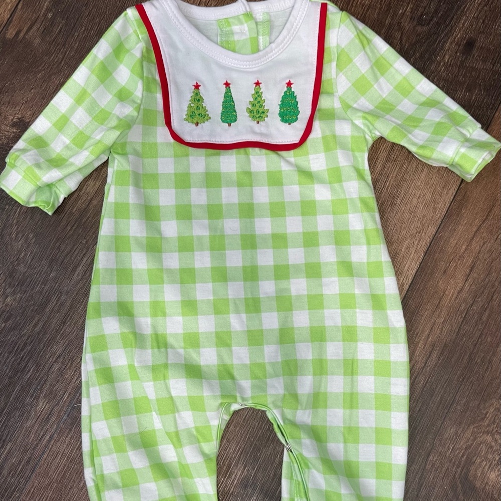 *NWOT* Christmas Tree Green&White plaid baby boy one-piece outfit 3 months